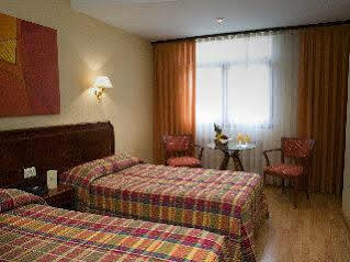 Arrate Hotel Eibar Bagian luar foto